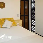 Hiphipstay - El Chapo Villa